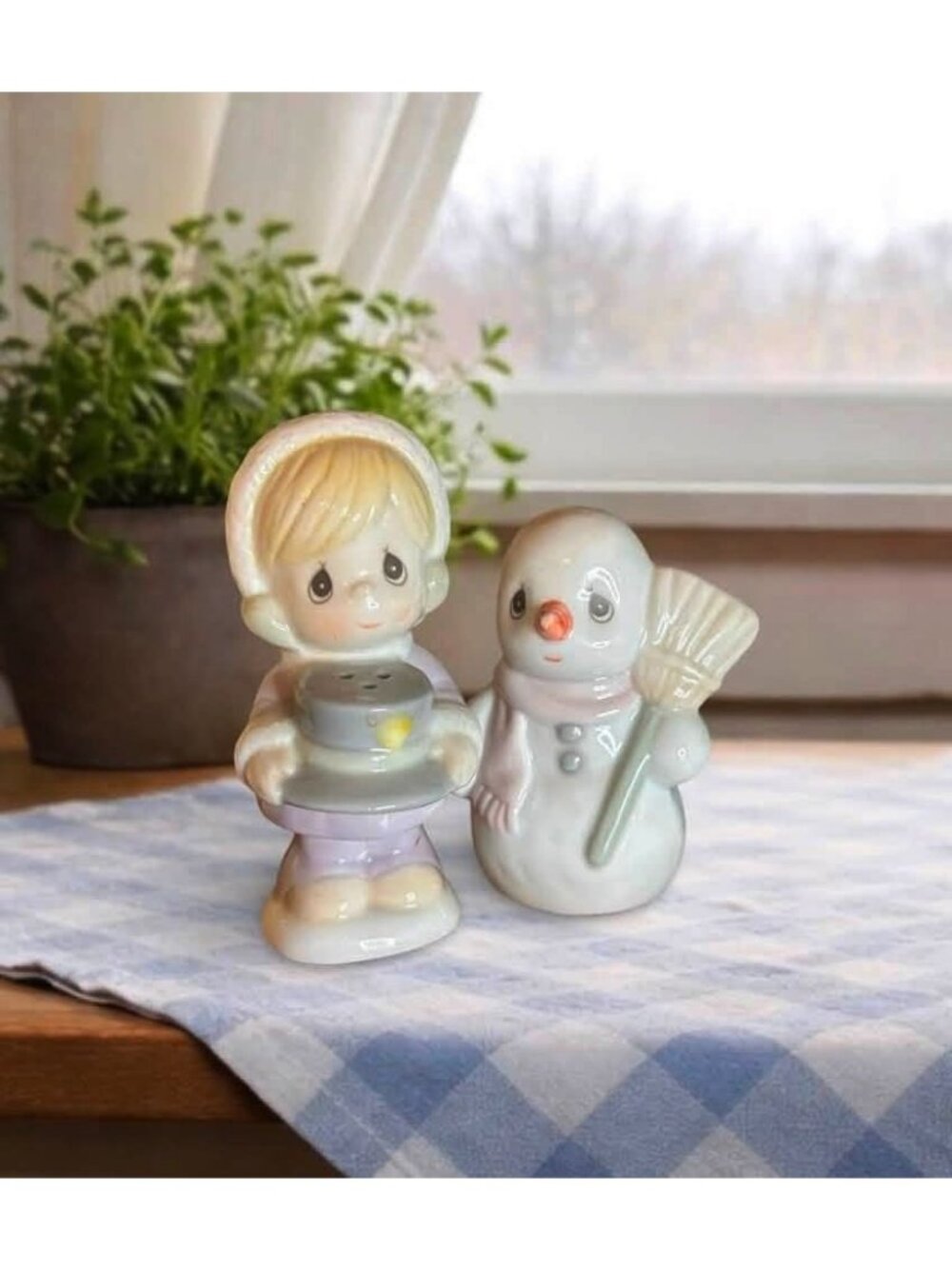 Vintage Precious Moments (Sugar Town) Salt and Pepper Shakers Set Girl Snowman 1